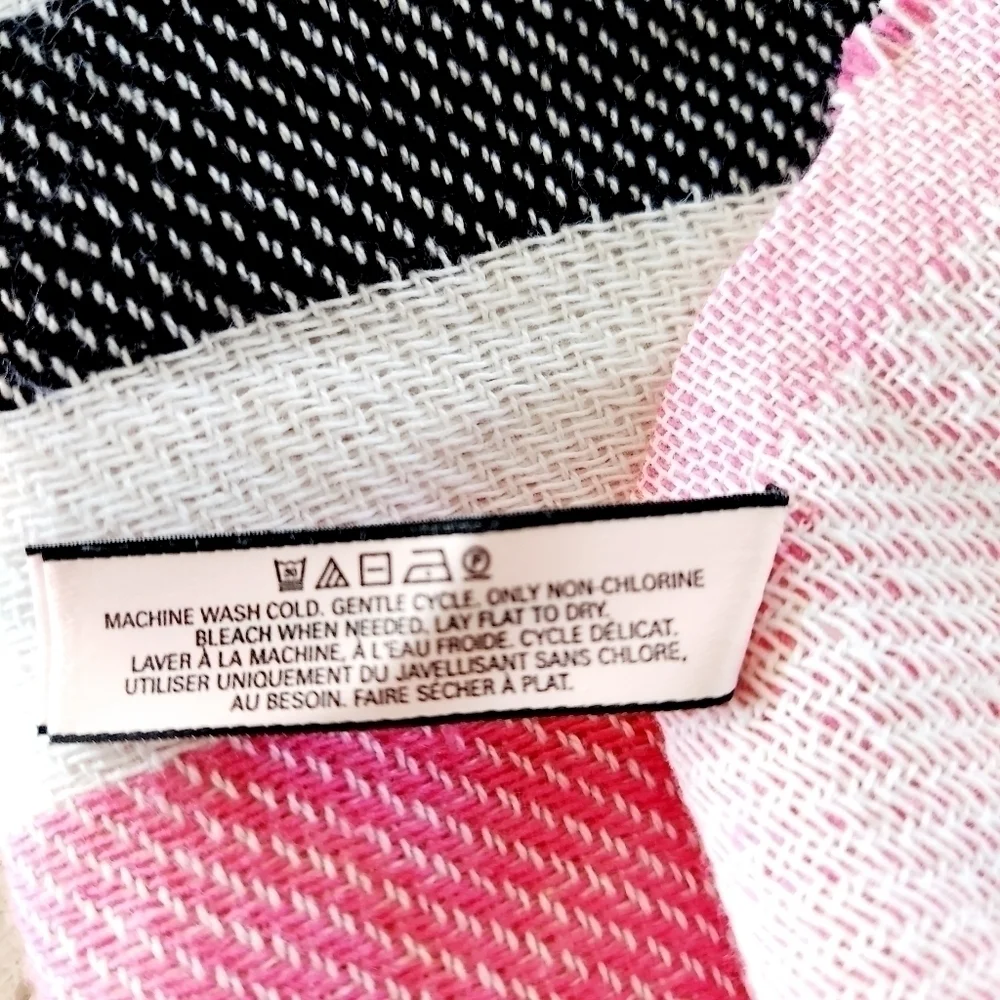 Victoria's Secret Throw Blanket 49 X 58 Large Logo